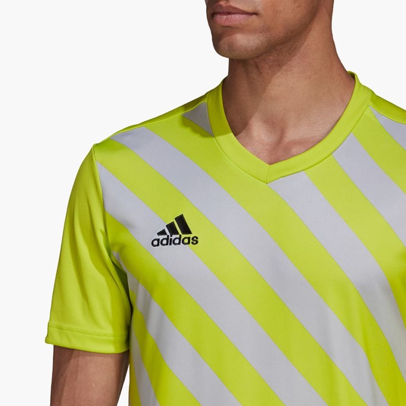 nanito_source_url:https://b2bsportswholesale.net/public/storage/productimages/74/ee/84/1a/2226049/image/xlarge_clean.jpg