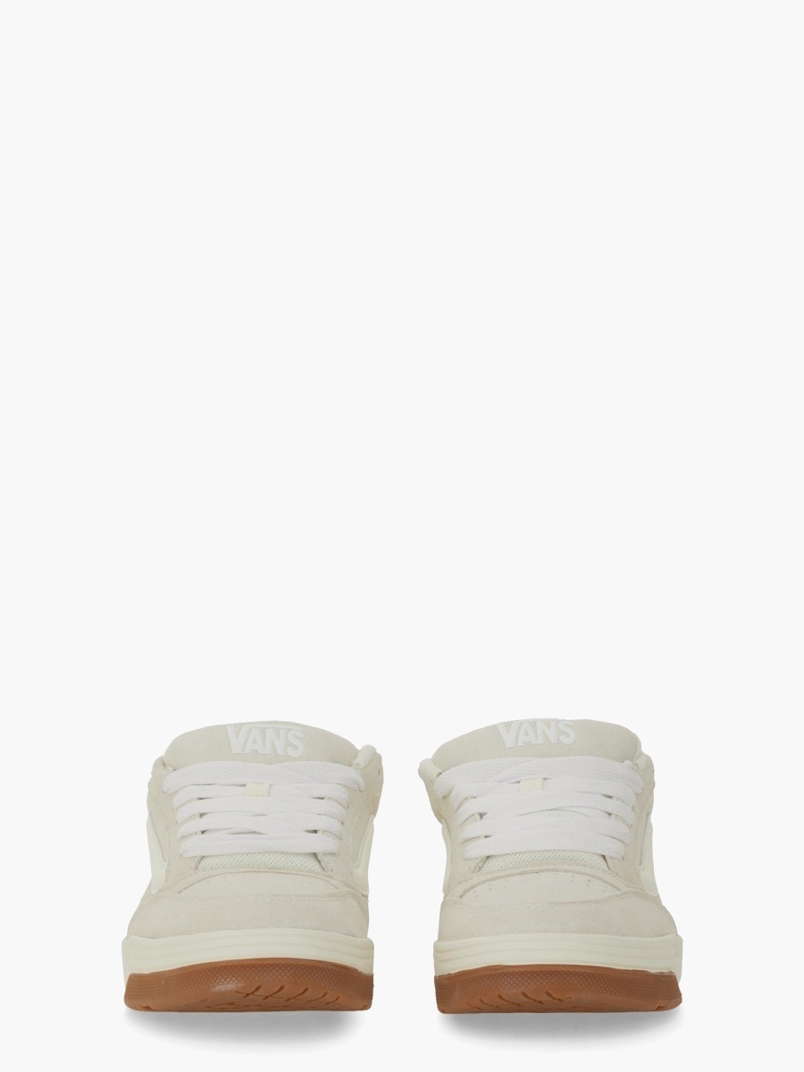 nanito_source_url:https://nokinstyle.com/2387635/sneaker-hylane.jpg