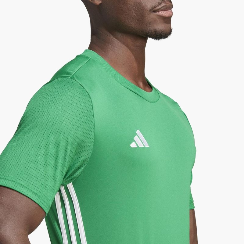 nanito_source_url:https://b2bsportswholesale.net/public/storage/productimages/ba/54/fb/df/1418220/image/xlarge_clean.jpg