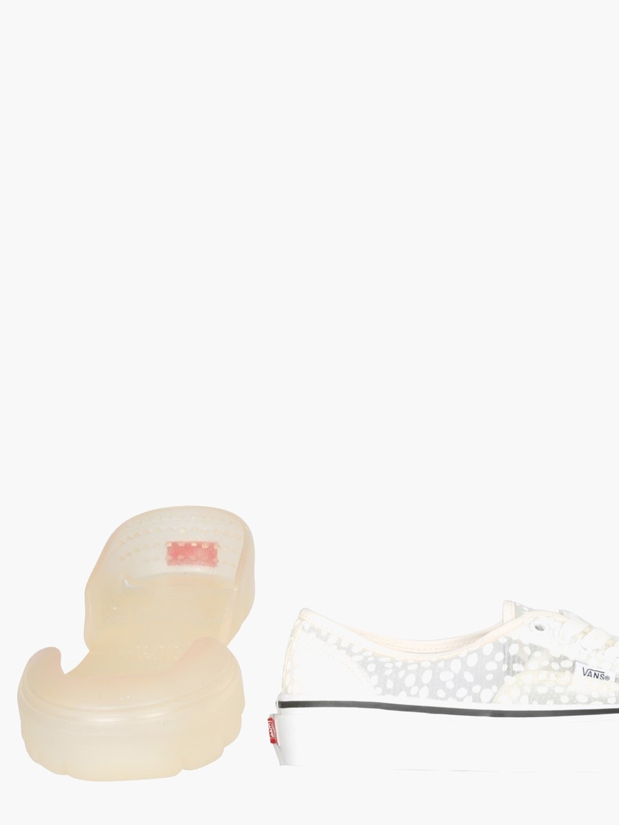 nanito_source_url:https://nokinstyle.com/2346296/old-skool-sneaker.jpg