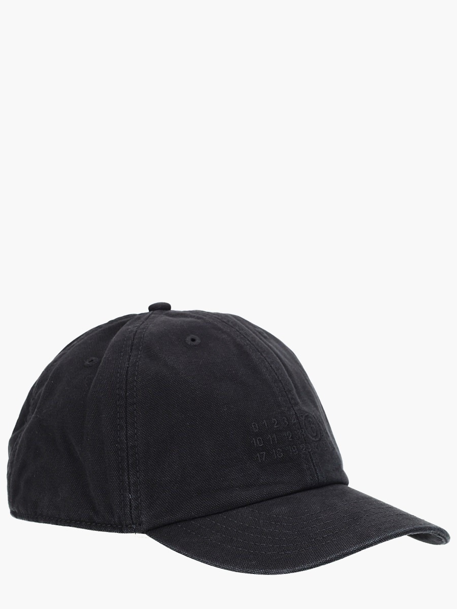 nanito_source_url:https://nokinstyle.com/2330770/baseball-hat-with-logo.jpg