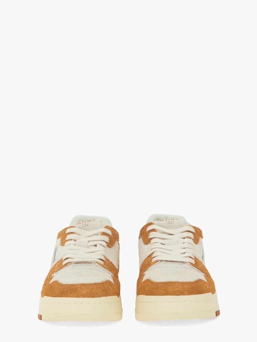 nanito_source_url:https://nokinstyle.com/2361484/sneaker-clc.jpg