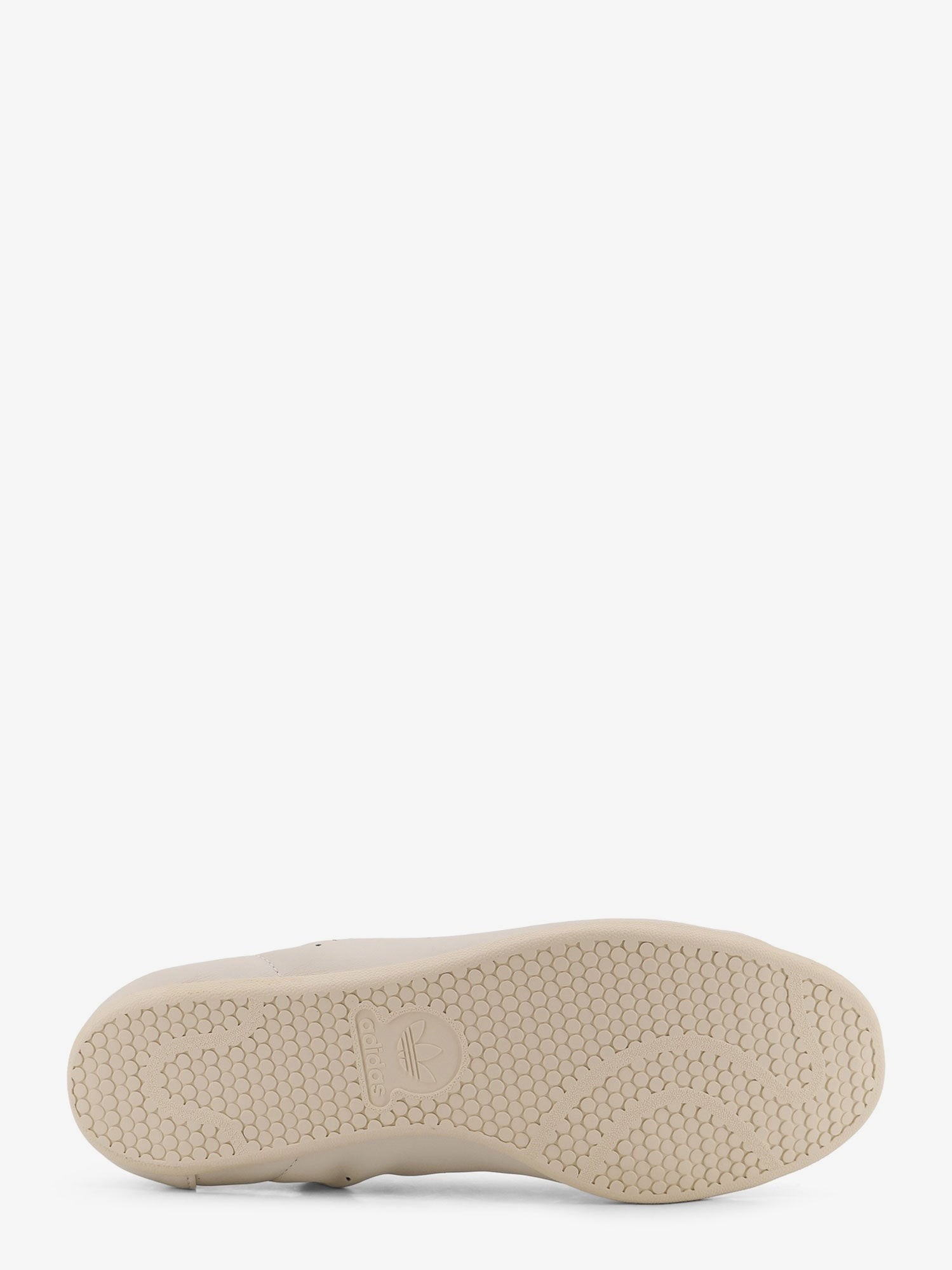 nanito_source_url:https://nokinstyle.com/2402532/y-3-stan-smith-lo-pro-leather-sneakers.jpg