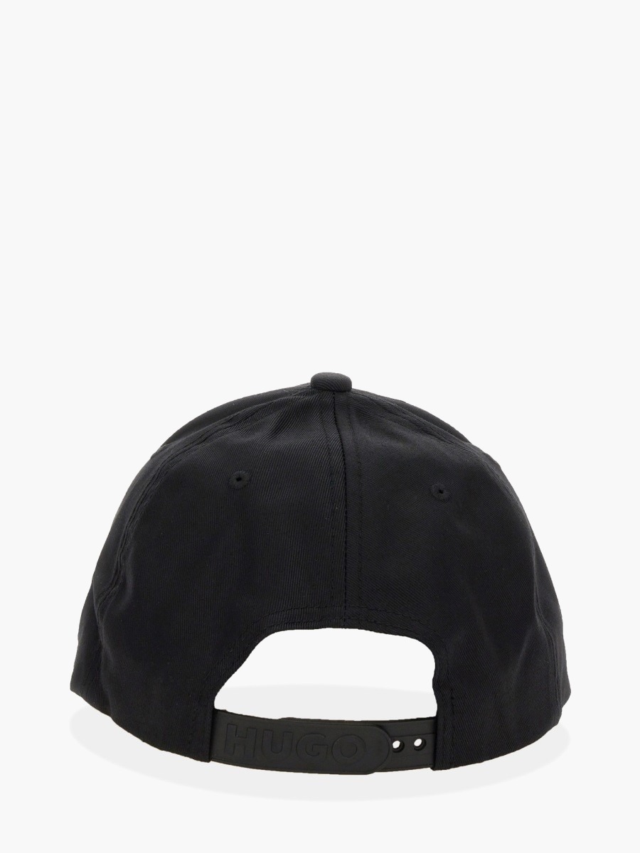 nanito_source_url:https://nokinstyle.com/2342892/baseball-hat-with-logo.jpg