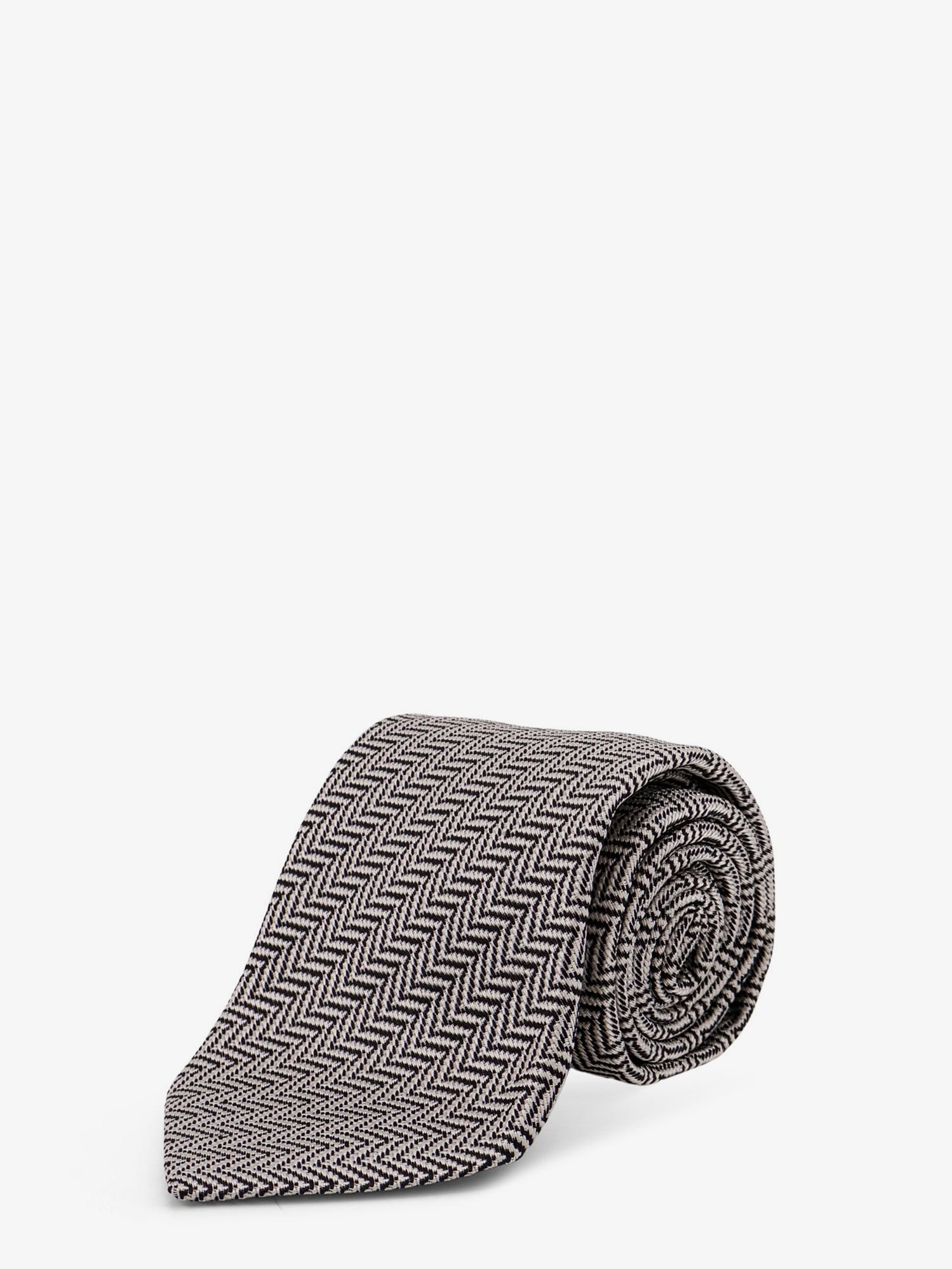 nanito_source_url:https://nokinstyle.com/2402242/silk-tie.jpg