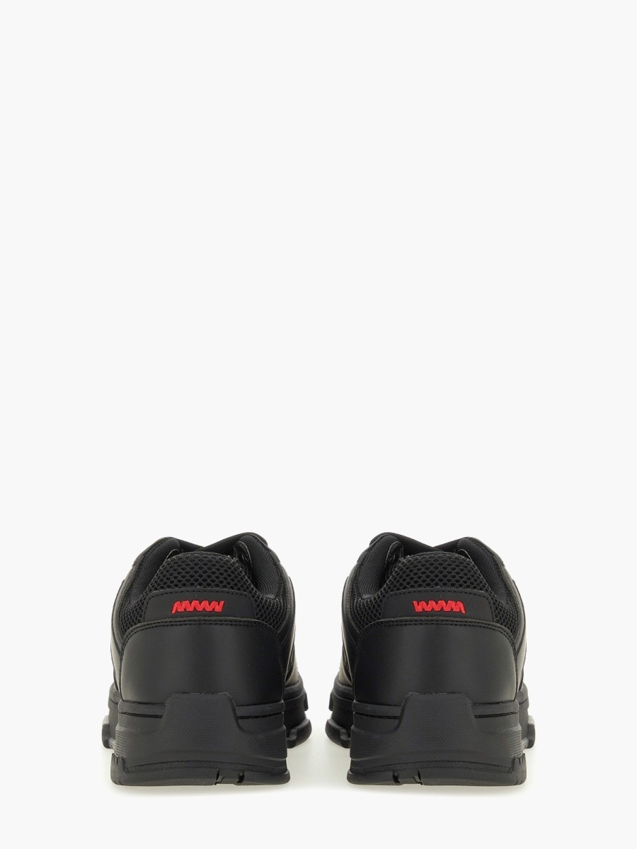 nanito_source_url:https://nokinstyle.com/2372107/sneaker-with-mesh-details.jpg