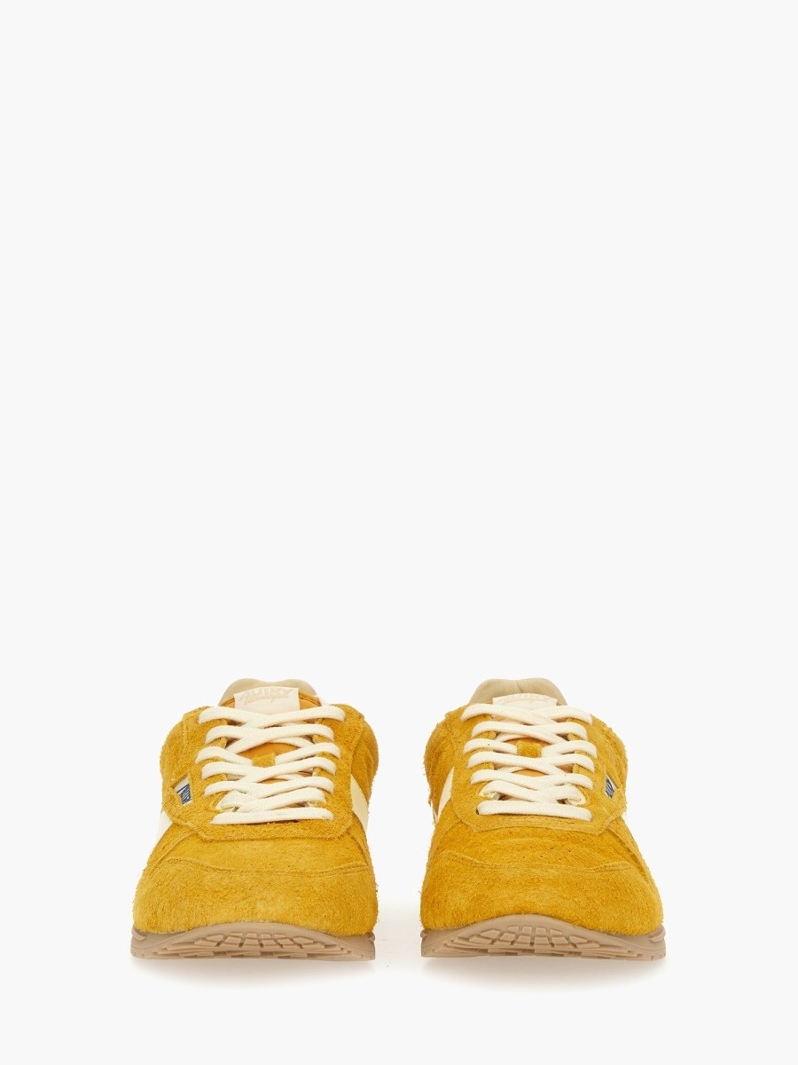 nanito_source_url:https://nokinstyle.com/2387770/windspin-sneaker.jpg