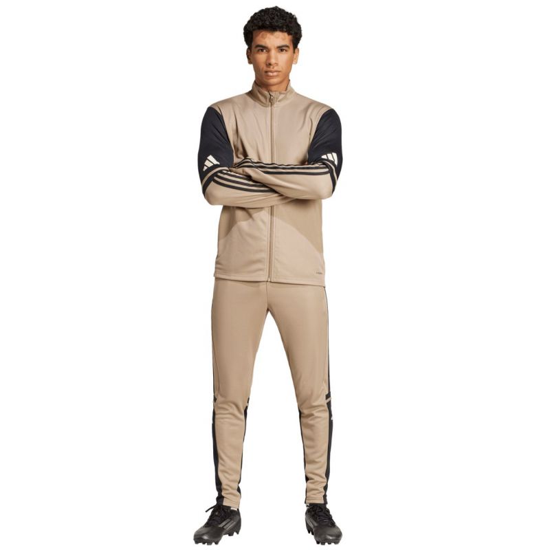 nanito_source_url:https://b2bsportswholesale.net/public/storage/productimages/25/c5/0e/00/1420544/image/xlarge_clean.jpg