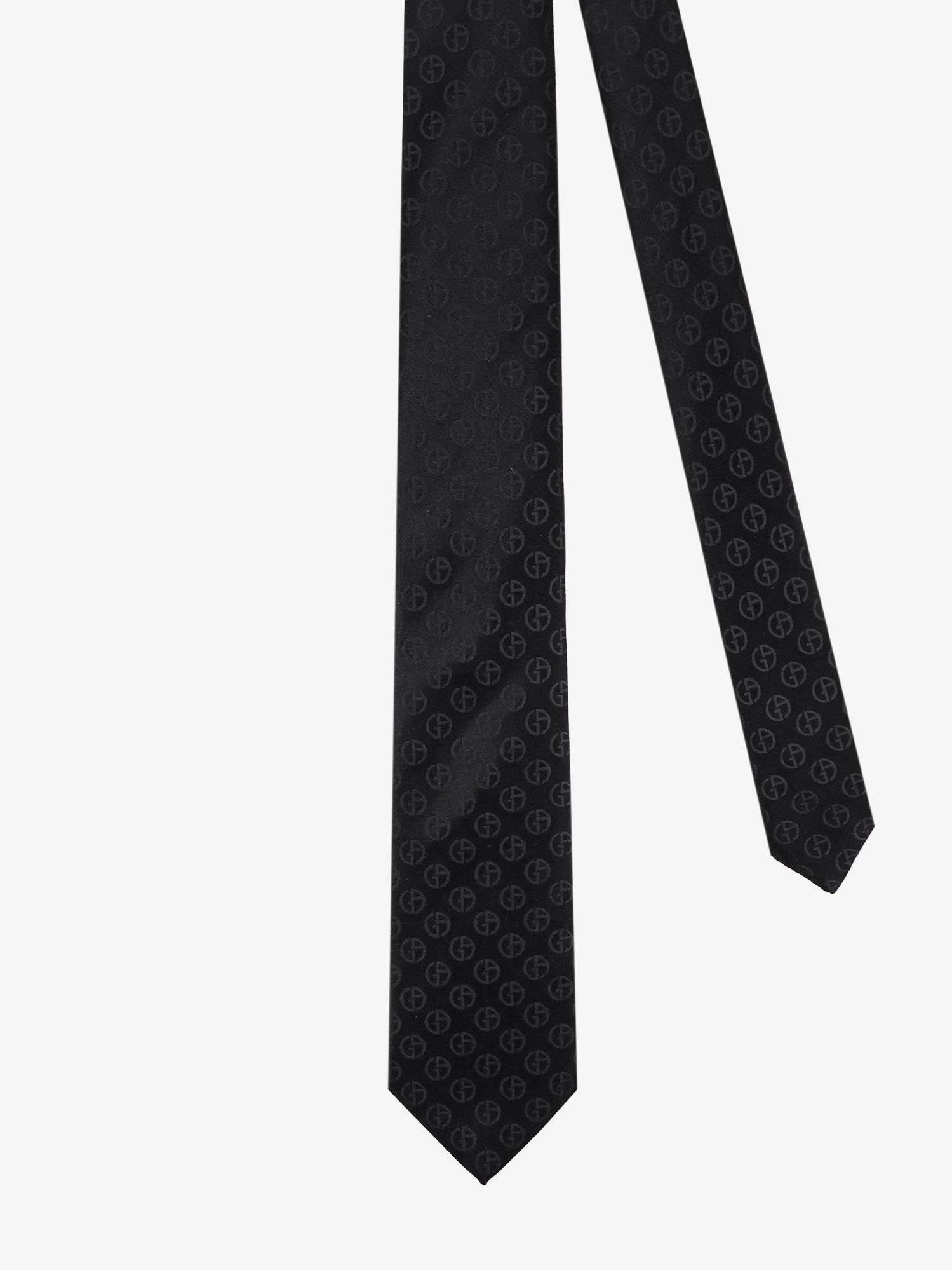 nanito_source_url:https://nokinstyle.com/2401134/silk-tie.jpg