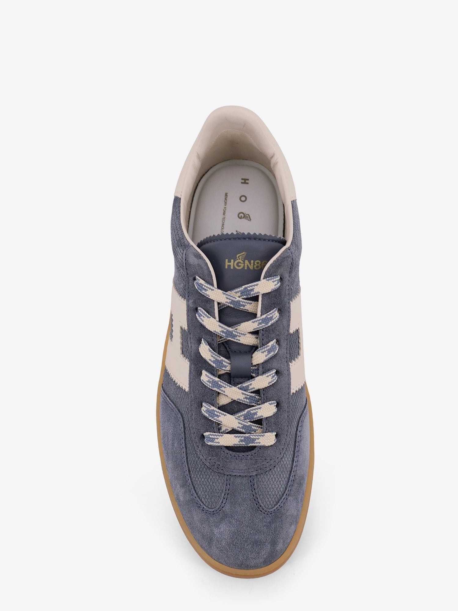 nanito_source_url:https://nokinstyle.com/2402556/suede-sneakers-with-side-logo.jpg