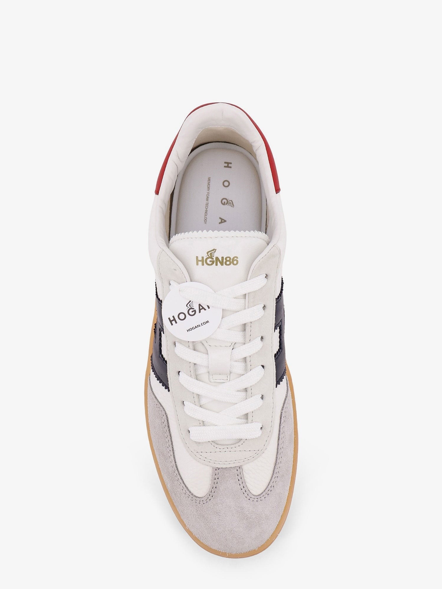 nanito_source_url:https://nokinstyle.com/2404009/leather-sneakers-with-suede-inserts.jpg