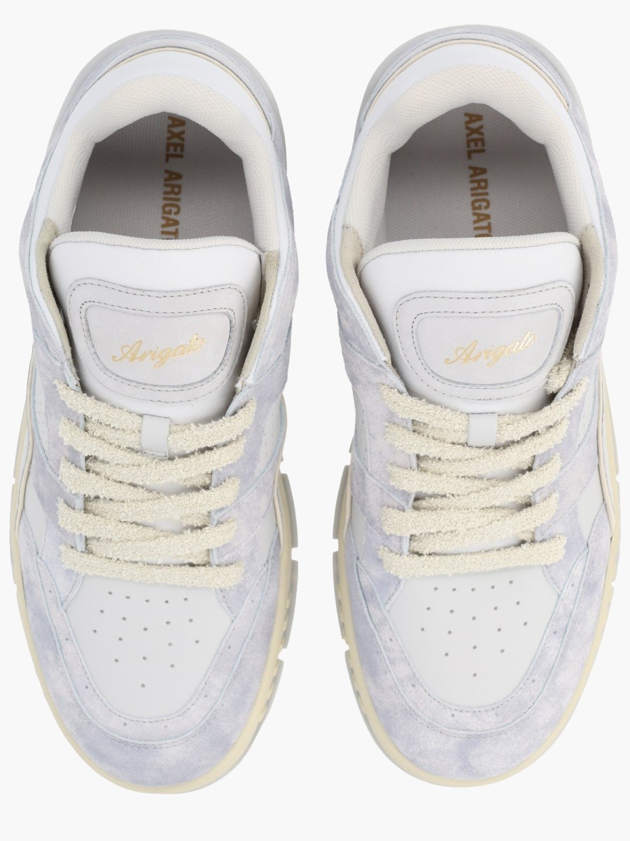 nanito_source_url:https://nokinstyle.com/2329590/sneaker-area-lo.jpg