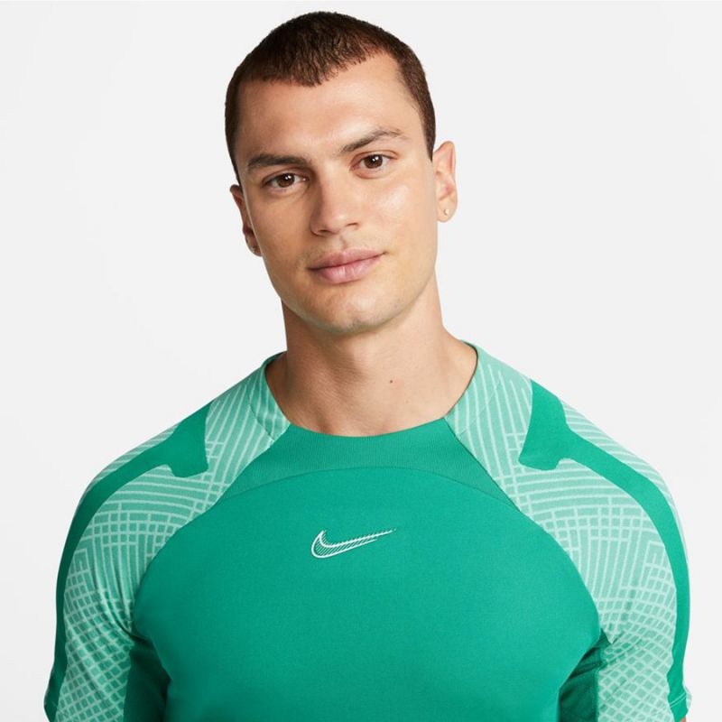 nanito_source_url:https://b2bsportswholesale.net/public/storage/productimages/6a/c9/b5/92/1230798/image/xlarge_clean.jpg