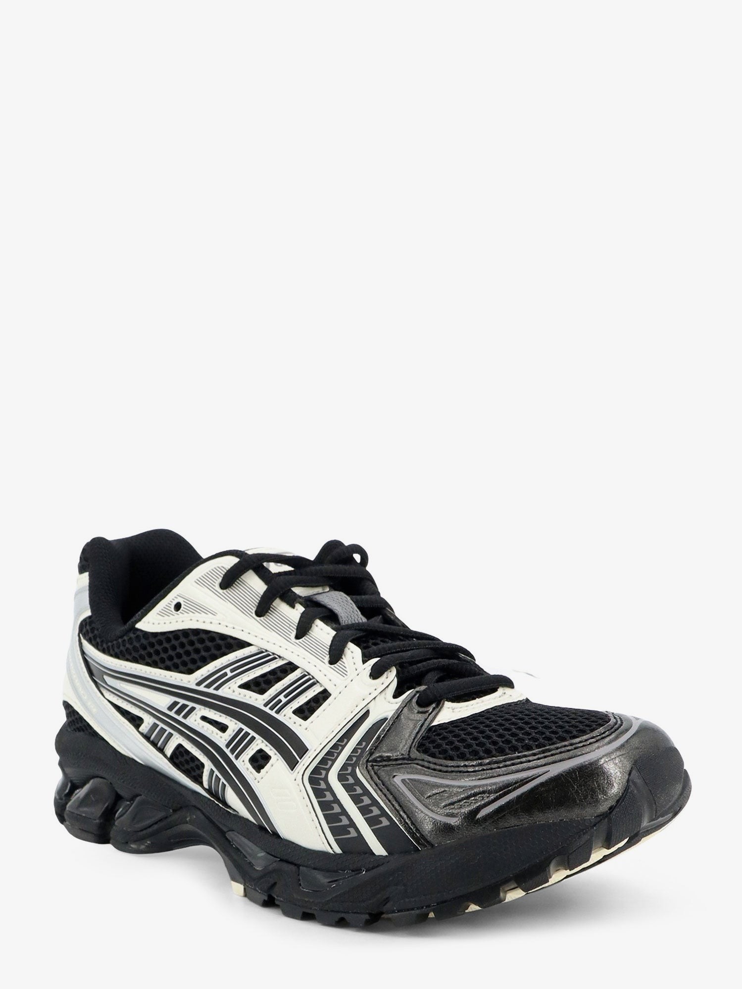 nanito_source_url:https://nokinstyle.com/2439297/gel-kayano-14-mesh-sneakers-with-contrasting-inserts.jpg