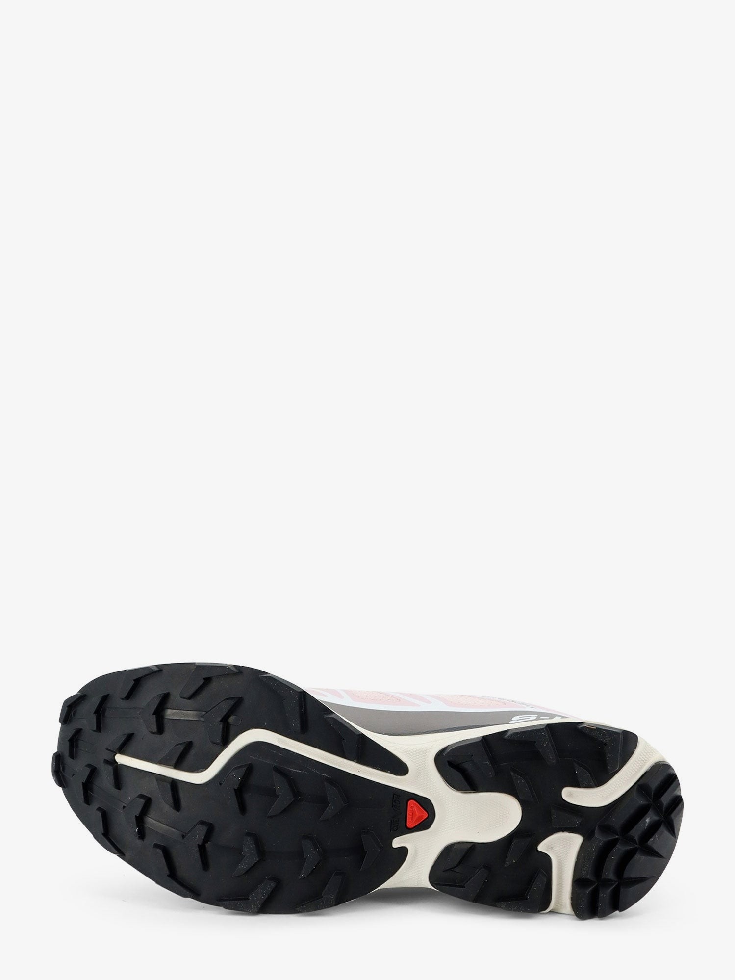nanito_source_url:https://nokinstyle.com/2410941/xt-6-technical-fabric-sneakers-with-side-lettering-logo.jpg