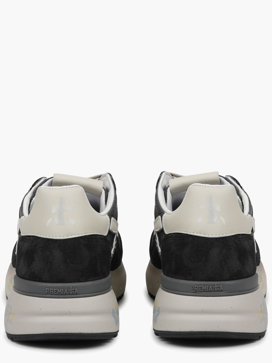 nanito_source_url:https://nokinstyle.com/2418178/sneaker-mick.jpg