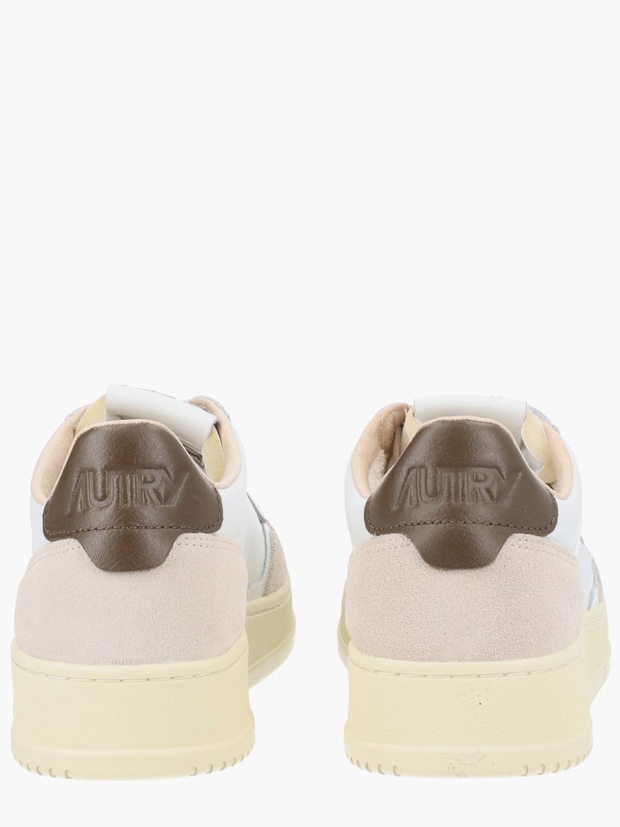 nanito_source_url:https://nokinstyle.com/2339068/medalist-low-sneaker.jpg