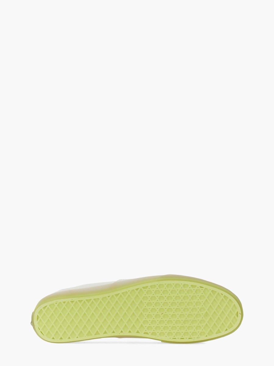 nanito_source_url:https://nokinstyle.com/2349370/authentic-sneaker.jpg