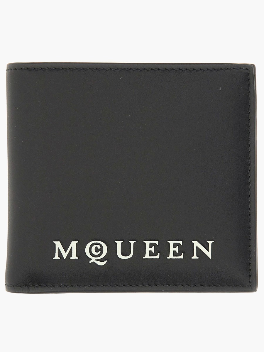 nanito_source_url:https://nokinstyle.com/2365172/bifold-wallet-with-logo.jpg