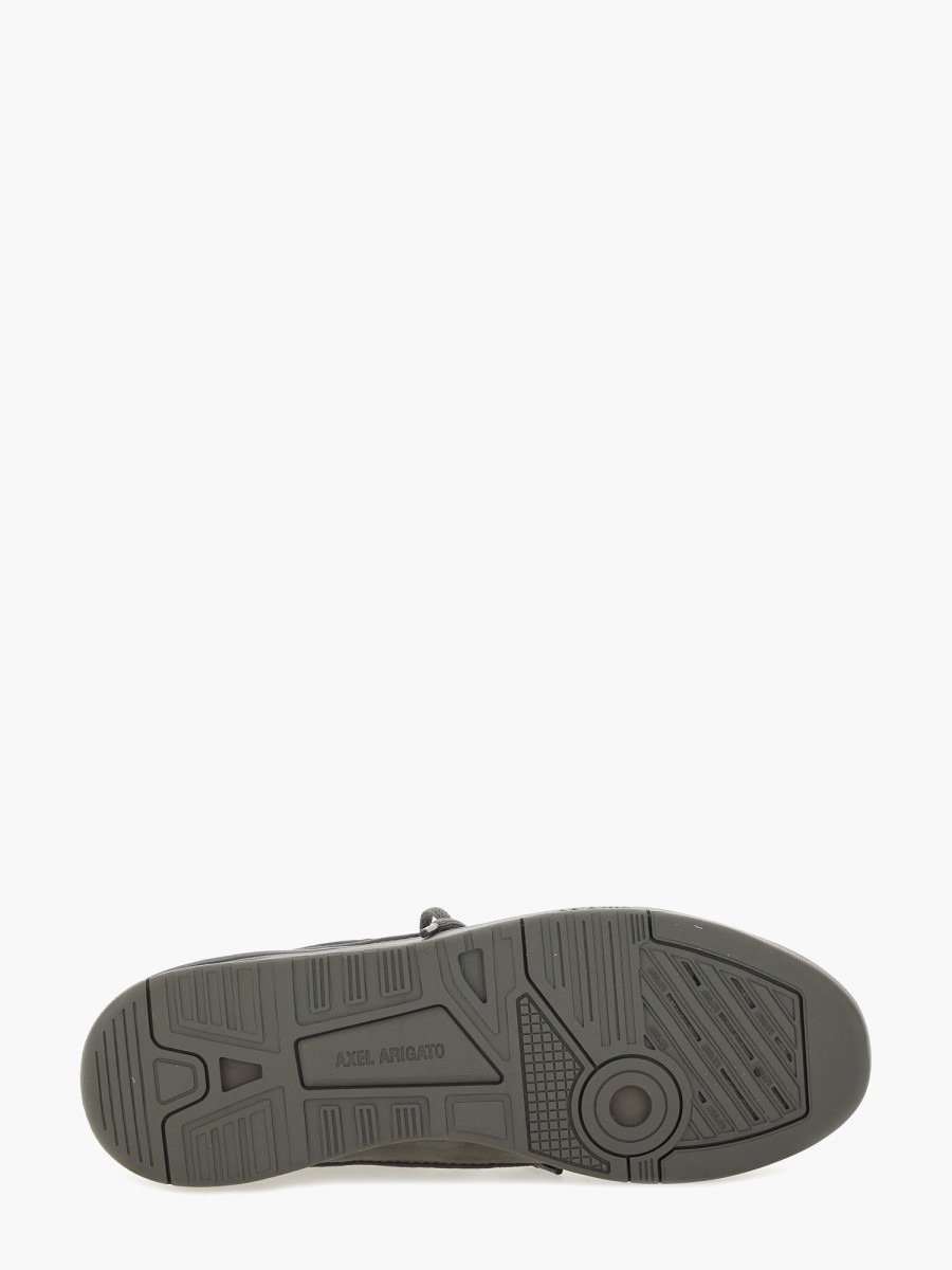 nanito_source_url:https://nokinstyle.com/2373851/sneaker-clay.jpg