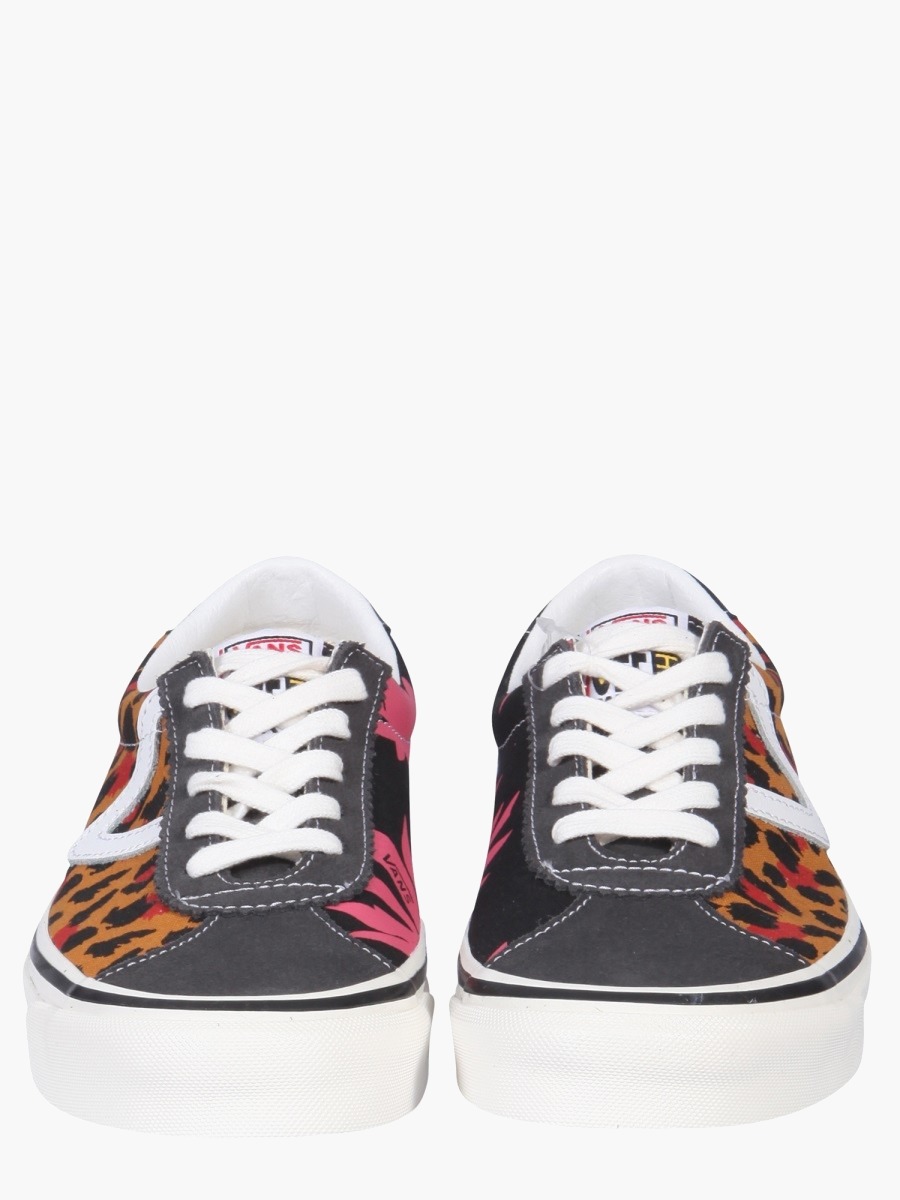 nanito_source_url:https://nokinstyle.com/2344287/73-dx-sneakers.jpg