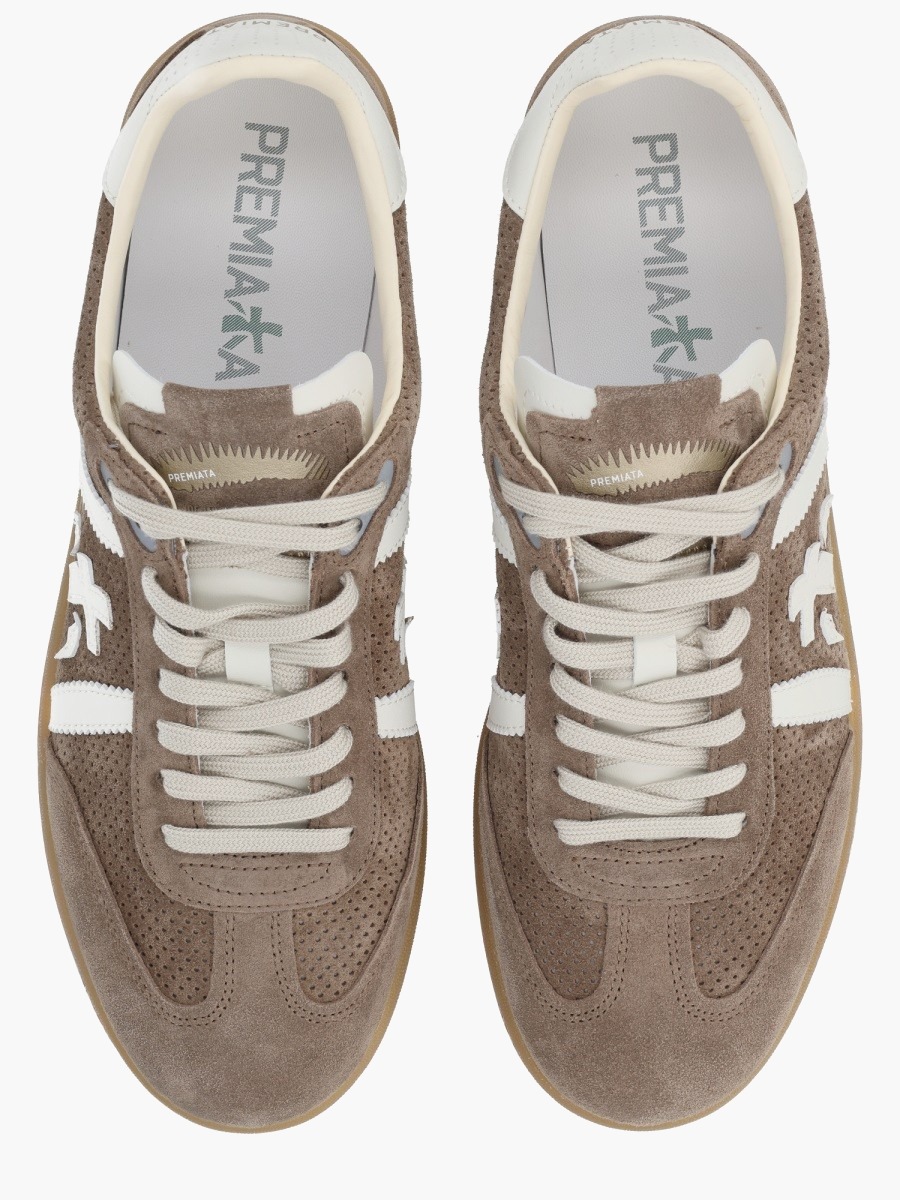 nanito_source_url:https://nokinstyle.com/2418572/sneaker-bonnie.jpg