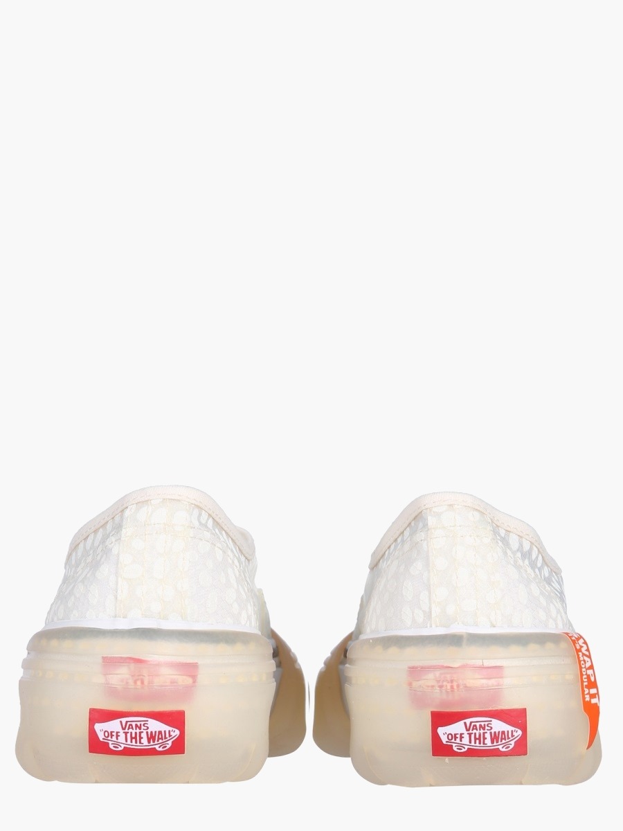 nanito_source_url:https://nokinstyle.com/2346294/old-skool-sneaker.jpg