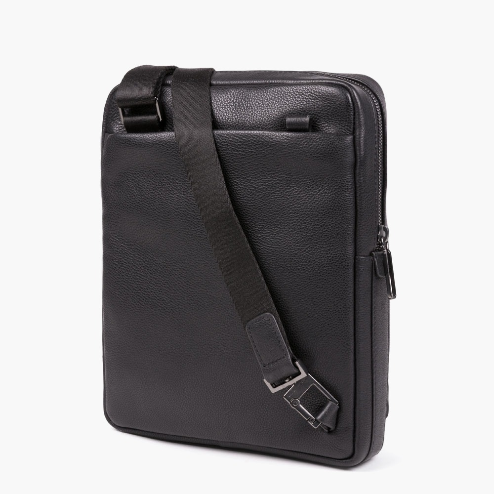 nanito_source_url:https://www.mewse.ro/images/produse/piquadro-tallin-leather-crossbody-bag-black-ca1816w108-21-5-x-27-x-7-cm-for-men--1677656421.jpeg