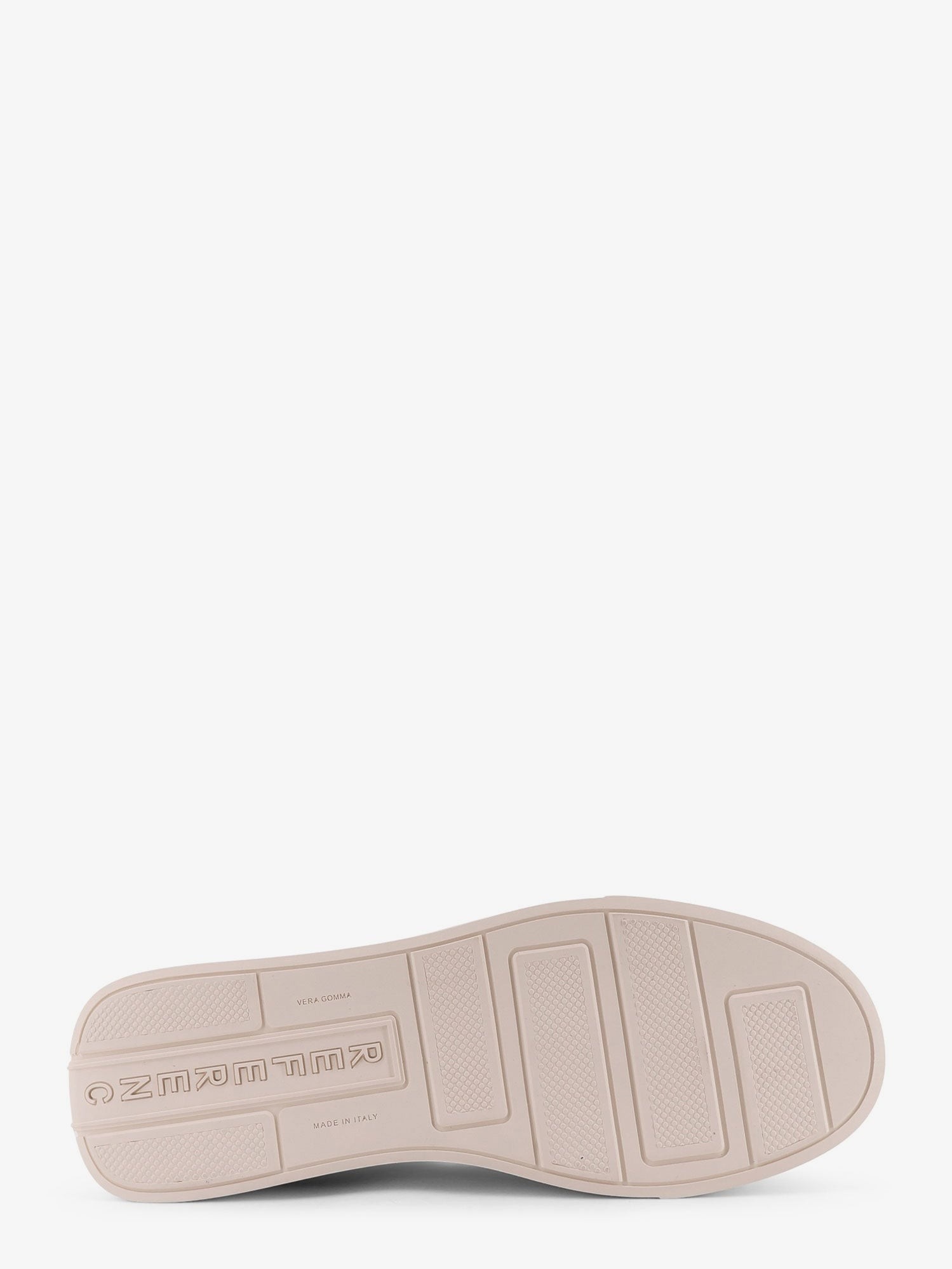 nanito_source_url:https://nokinstyle.com/2396994/the-cassetta-leather-sneakers.jpg