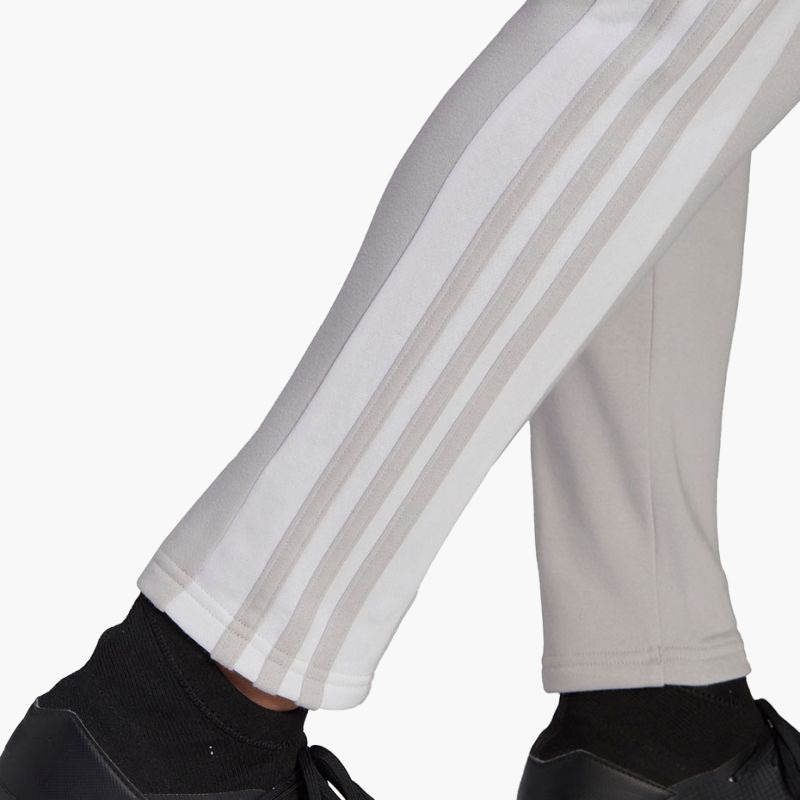 nanito_source_url:https://b2bsportswholesale.net/public/storage/productimages/88/b9/1c/34/2178057/image/xlarge_clean.jpg