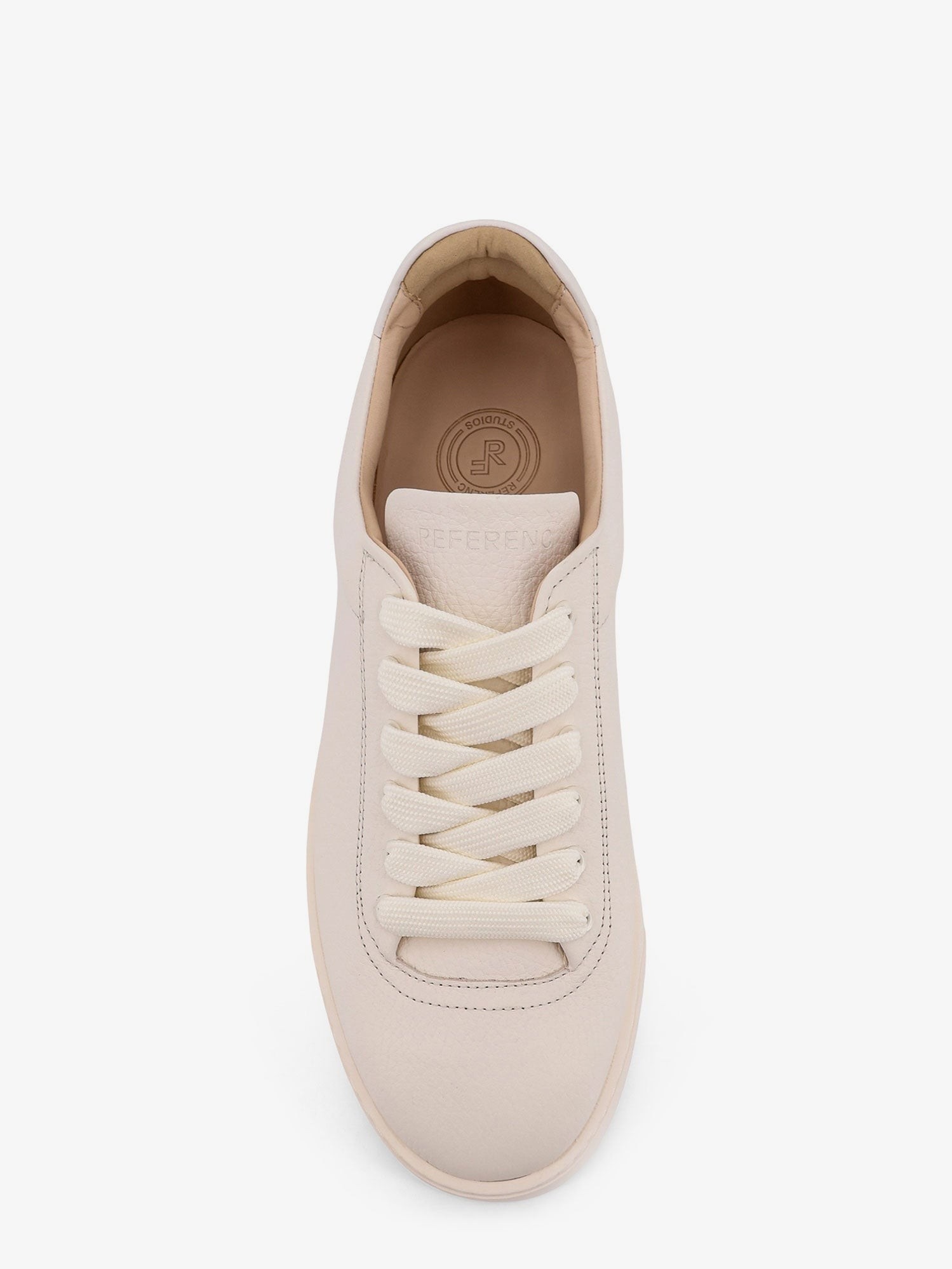 nanito_source_url:https://nokinstyle.com/2396995/the-cassetta-leather-sneakers.jpg