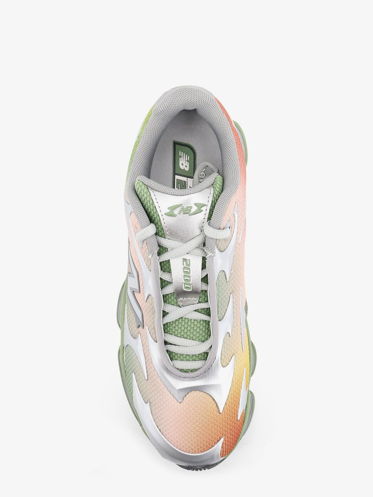 nanito_source_url:https://nokinstyle.com/2424762/sneakers-20006-in-tessuto-tecnico-con-logo-laterale.jpg