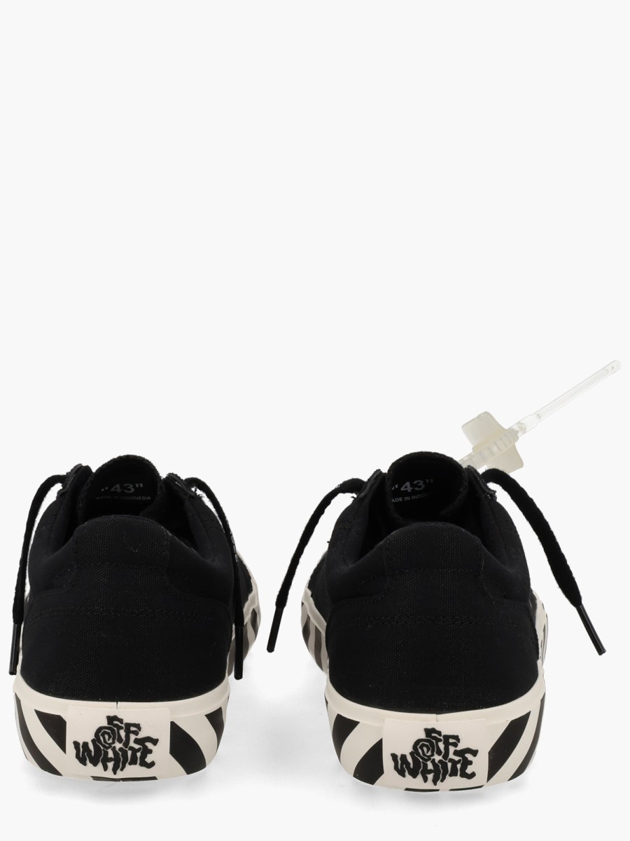 nanito_source_url:https://nokinstyle.com/2413140/sneaker-vulc-undercut.jpg