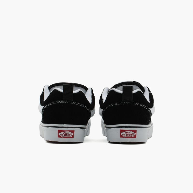 Мужская обувь Vans Knu Skool True (VN0009QC6BT) черный