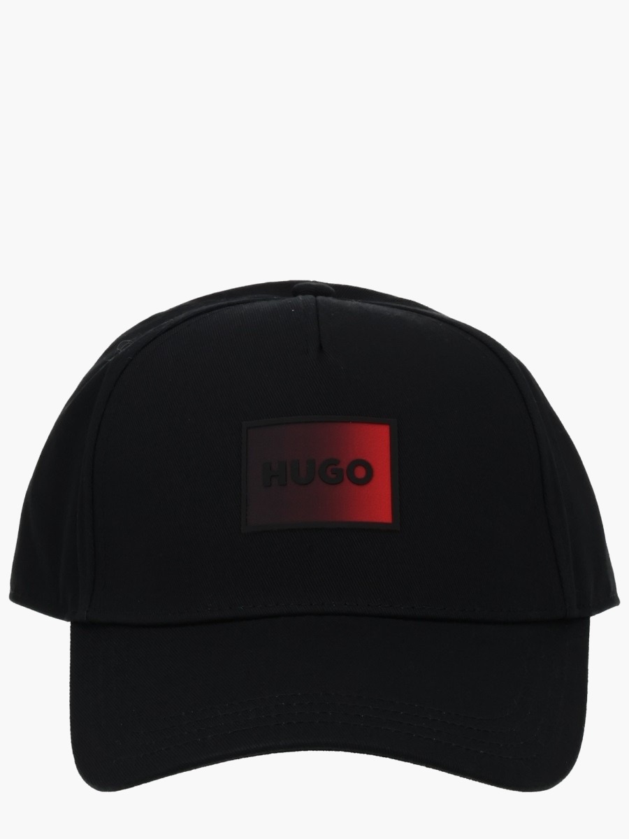 nanito_source_url:https://nokinstyle.com/2342702/baseball-hat-with-logo.jpg