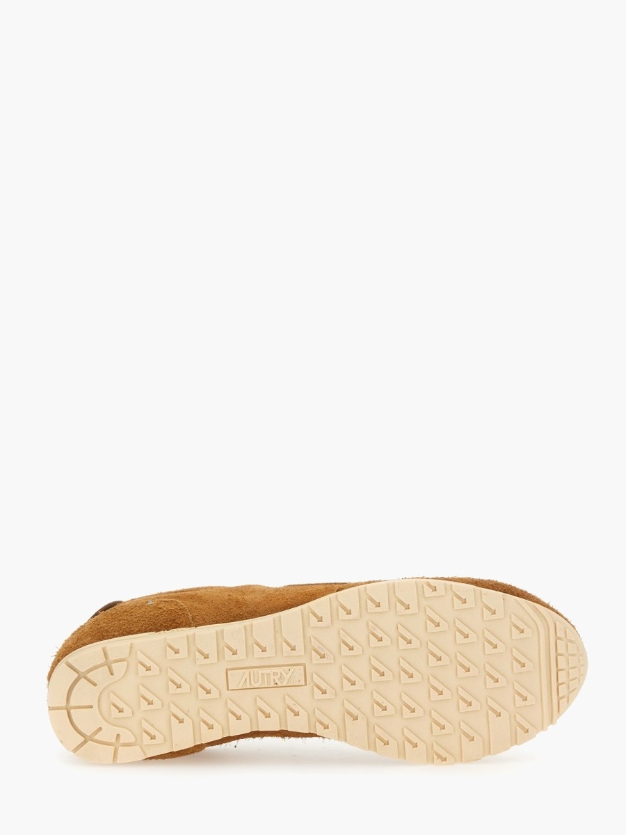 nanito_source_url:https://nokinstyle.com/2387777/windspin-sneaker.jpg