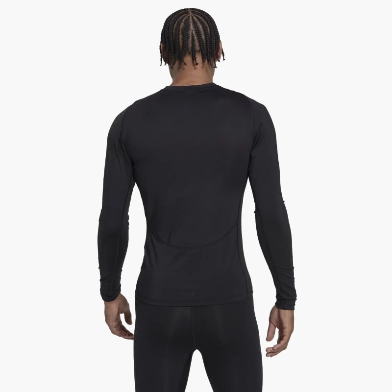 nanito_source_url:https://b2bsportswholesale.net/public/storage/productimages/8a/76/47/ee/1255330/image/xlarge_clean.jpg