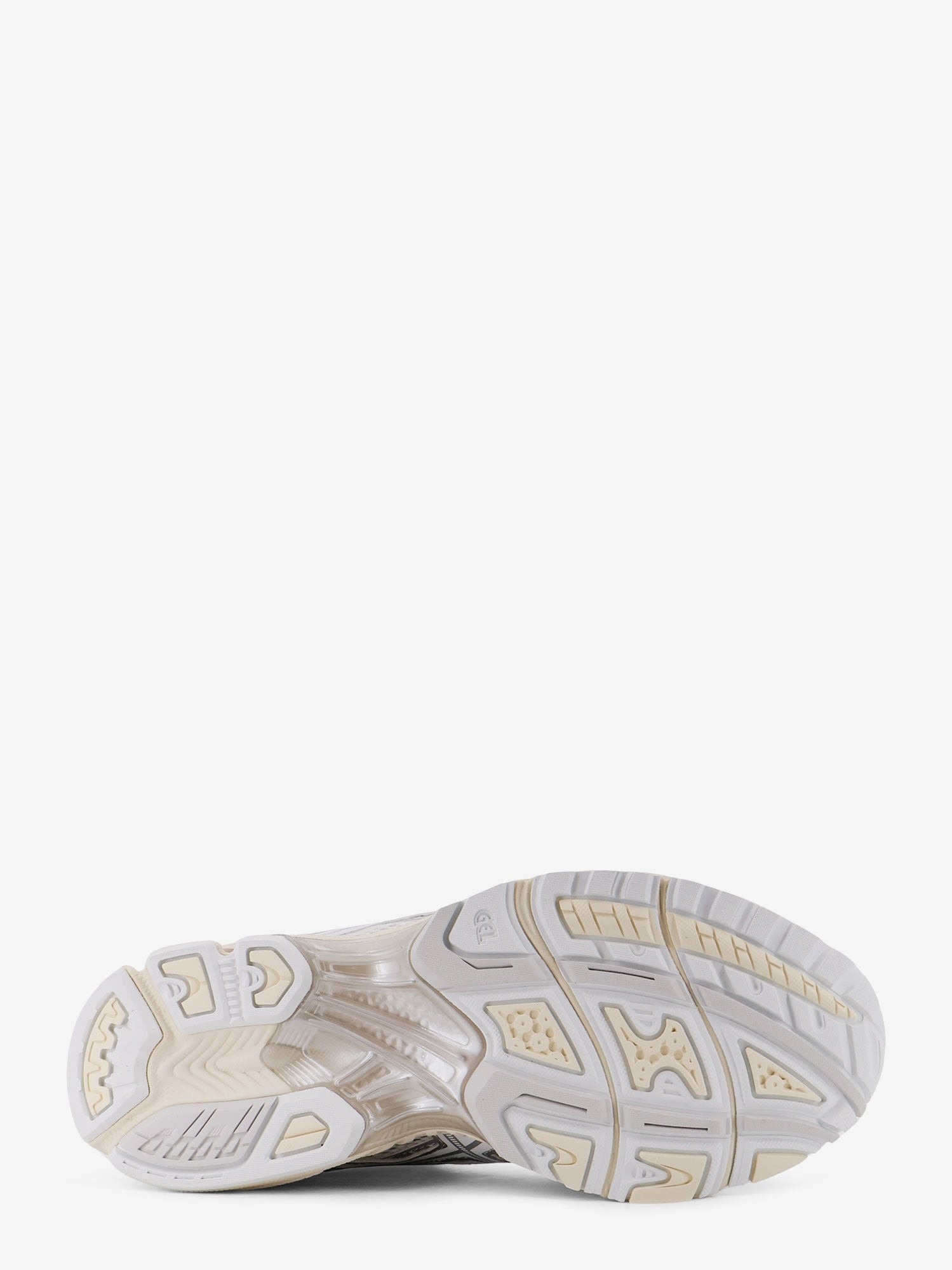 nanito_source_url:https://nokinstyle.com/2408561/gel-nimbus-101-mesh-sneakers.jpg