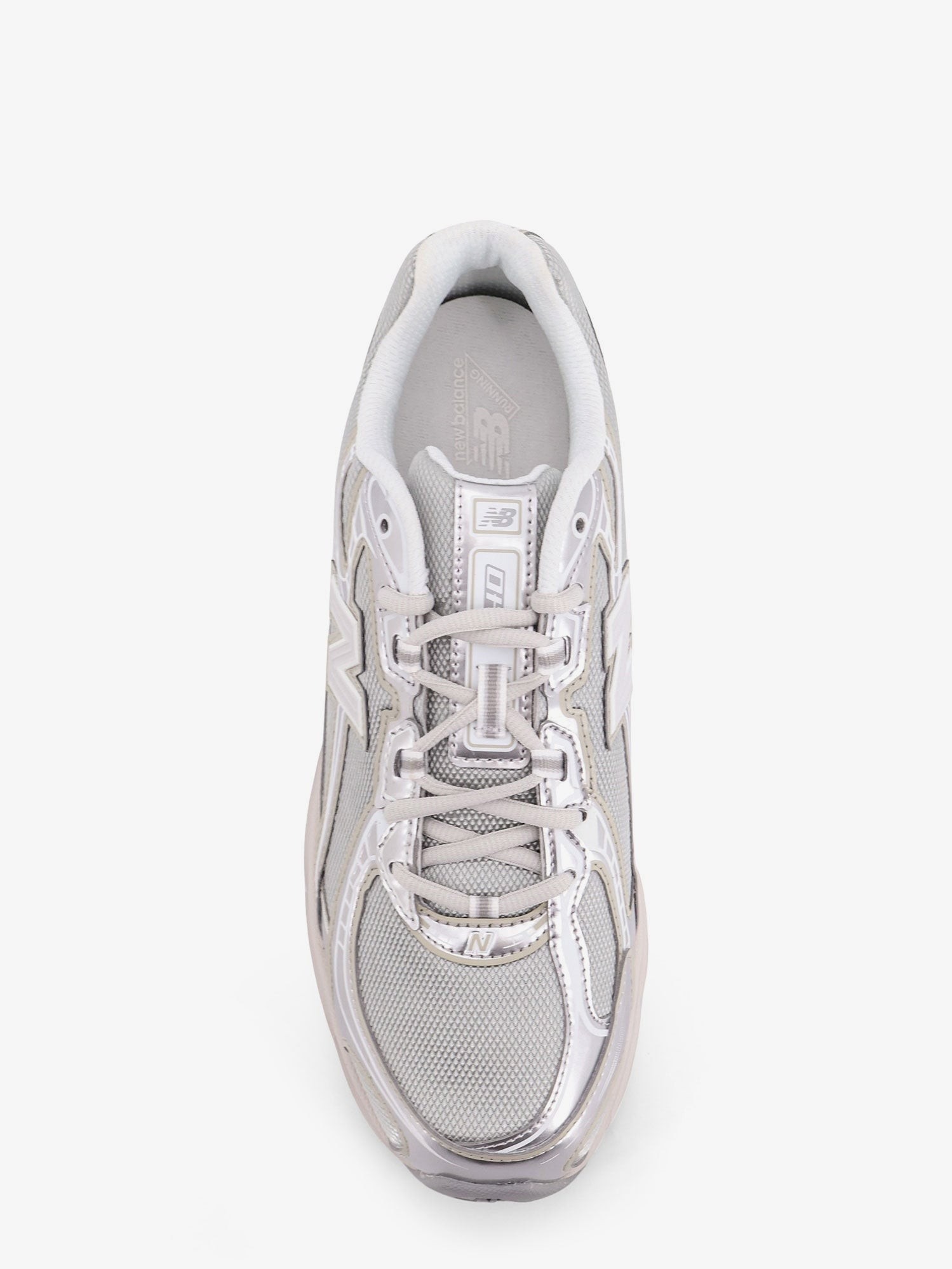 nanito_source_url:https://nokinstyle.com/2398657/7405-mesh-sneakers-with-logo-on-the-side.jpg