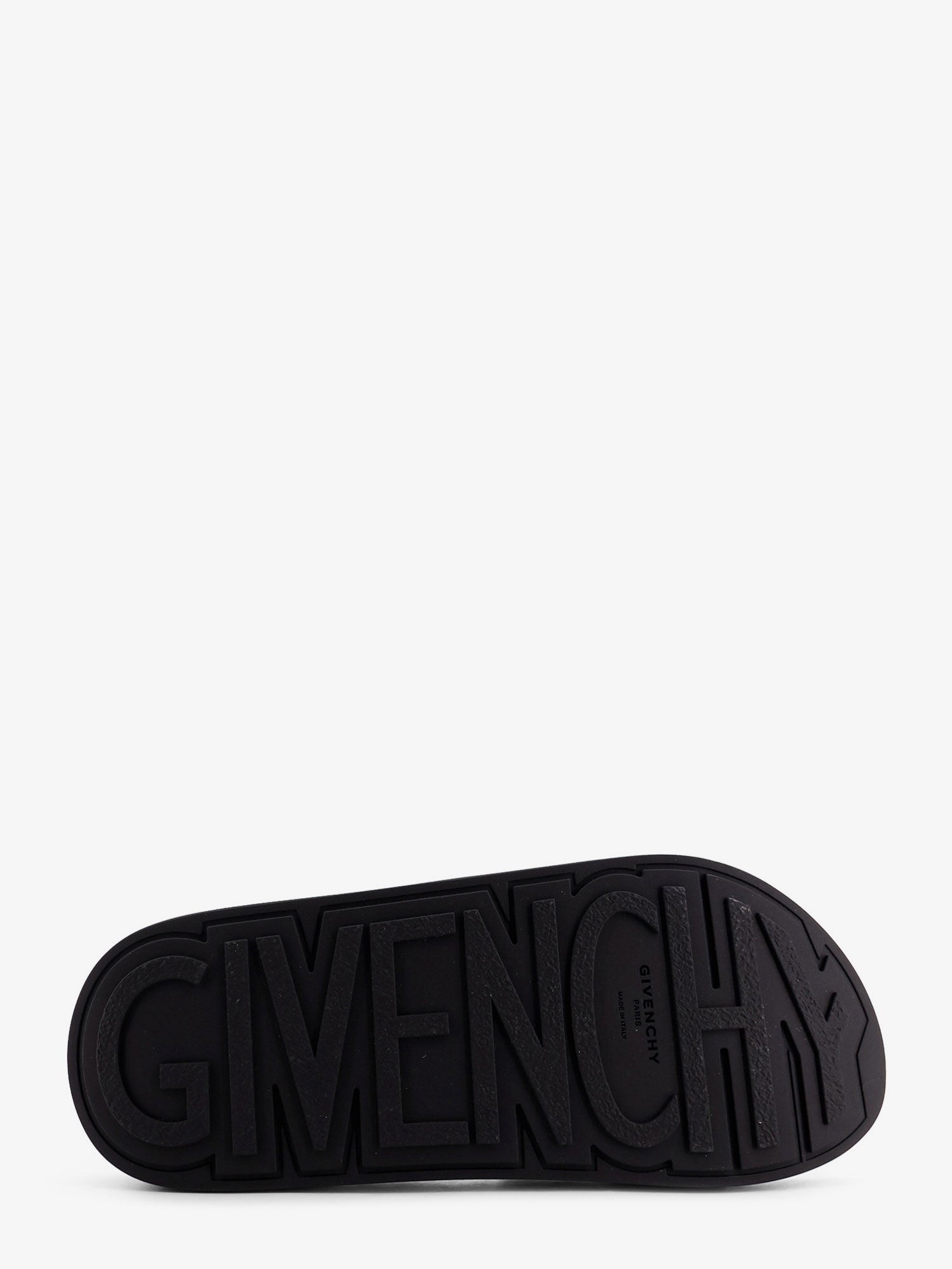nanito_source_url:https://nokinstyle.com/2421673/rubber-slide-with-logo-lettering-patch.jpg