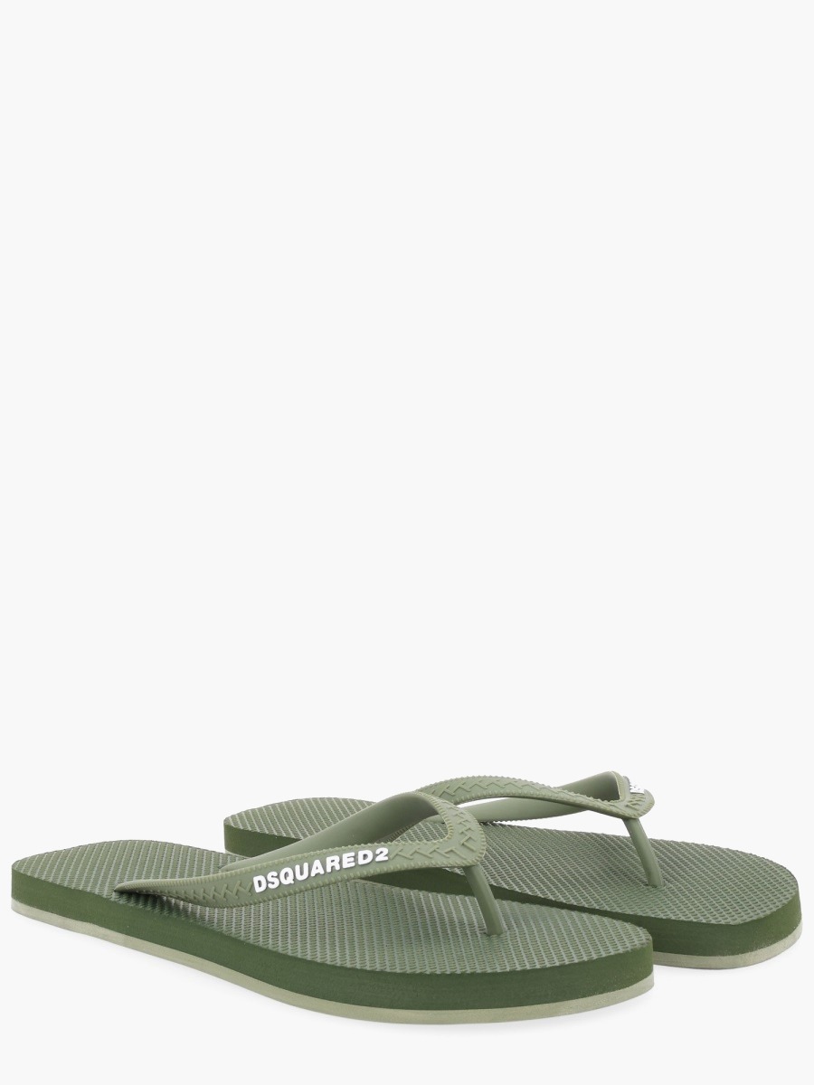 nanito_source_url:https://nokinstyle.com/2343859/flip-plop-slipper-with-logo.jpg