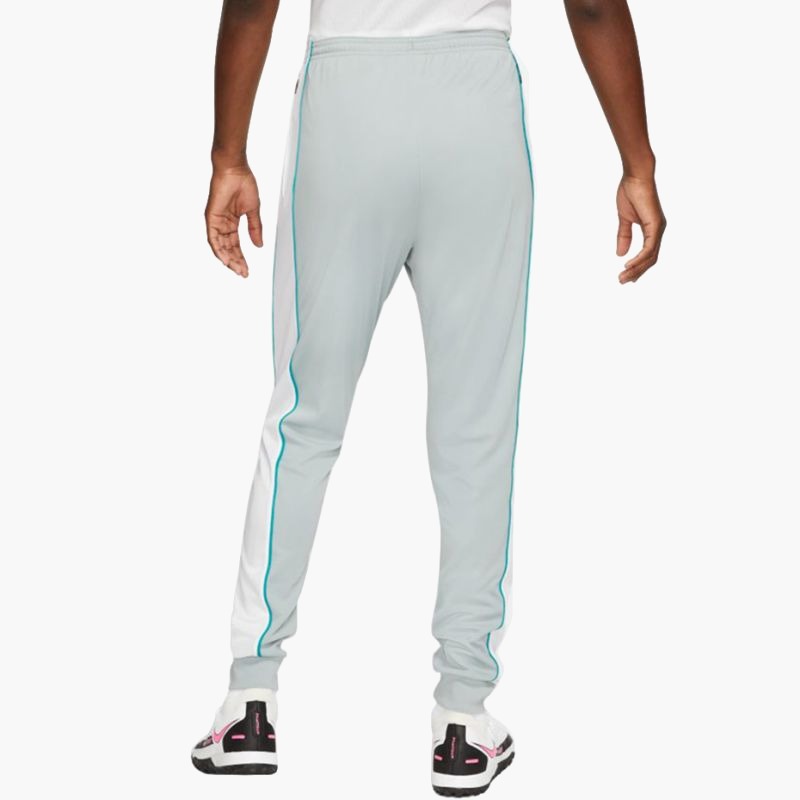 nanito_source_url:https://b2bsportswholesale.net/public/storage/productimages/0e/b4/e0/f0/661397/image/xlarge_clean.jpg
