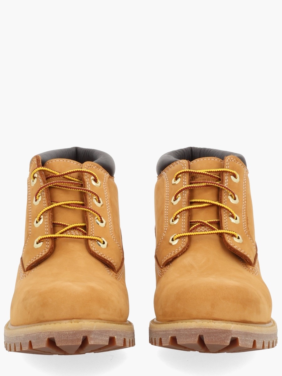 nanito_source_url:https://nokinstyle.com/2379492/waterproof-chukka-boot.jpg