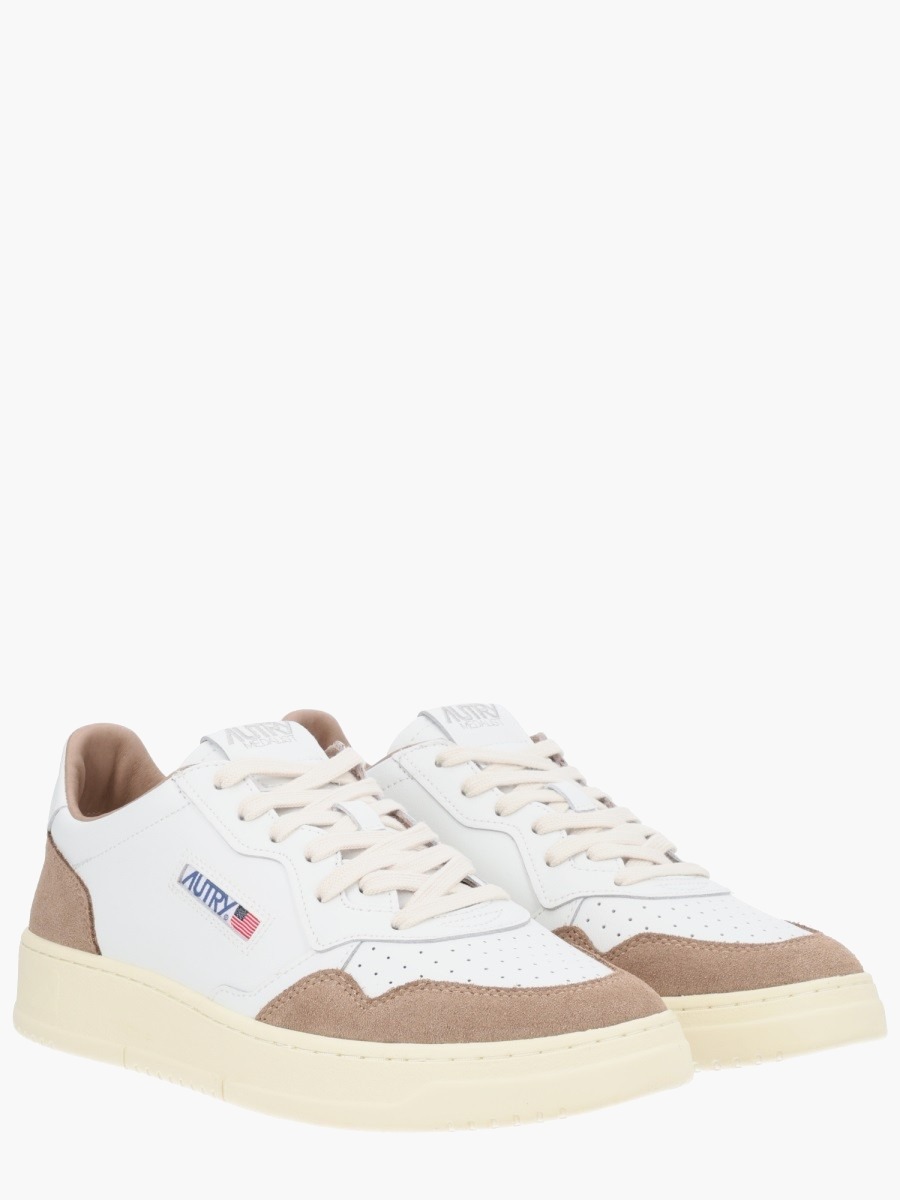 nanito_source_url:https://nokinstyle.com/2334978/medalist-low-sneaker.jpg