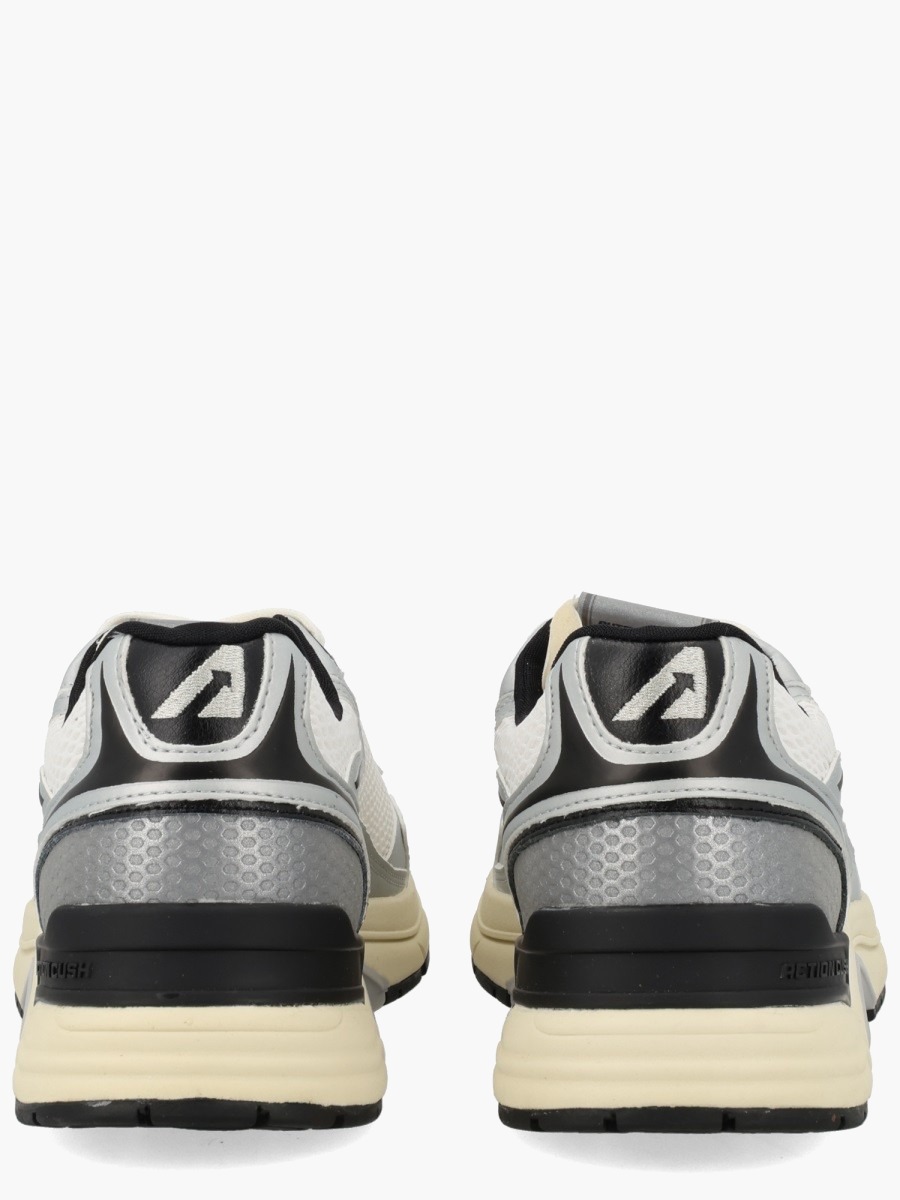 nanito_source_url:https://nokinstyle.com/2324001/hyperway-sneaker.jpg