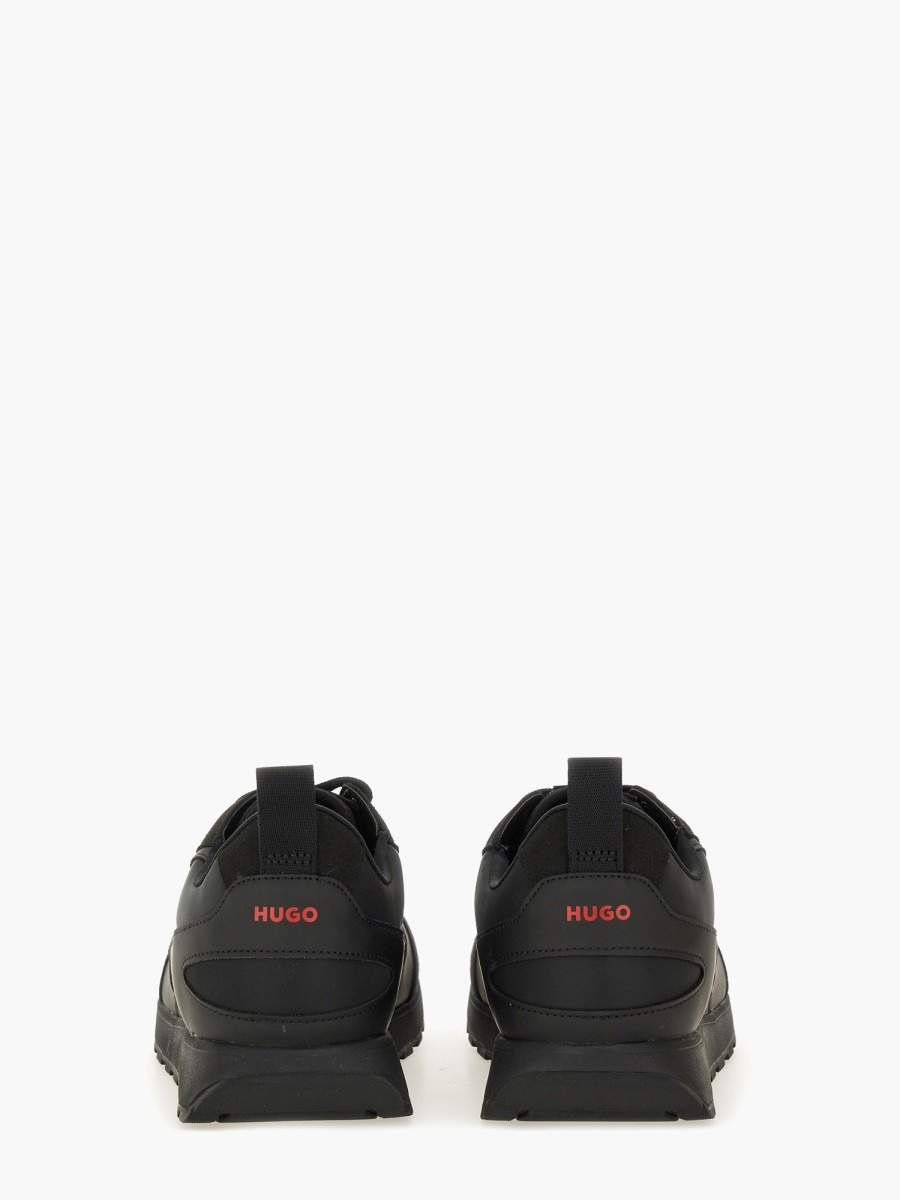 nanito_source_url:https://nokinstyle.com/2364246/sneaker-with-logo.jpg