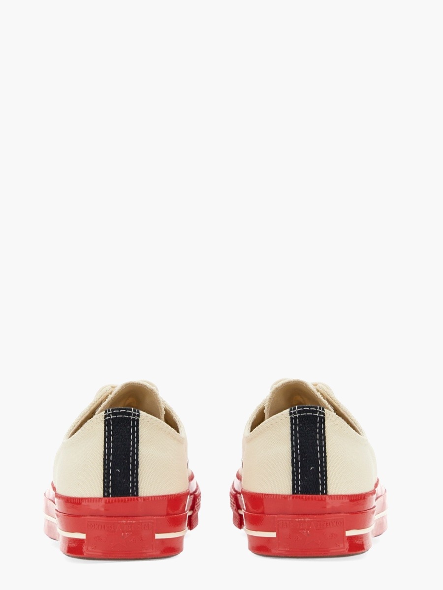 nanito_source_url:https://nokinstyle.com/2353434/heart-print-sneaker.jpg