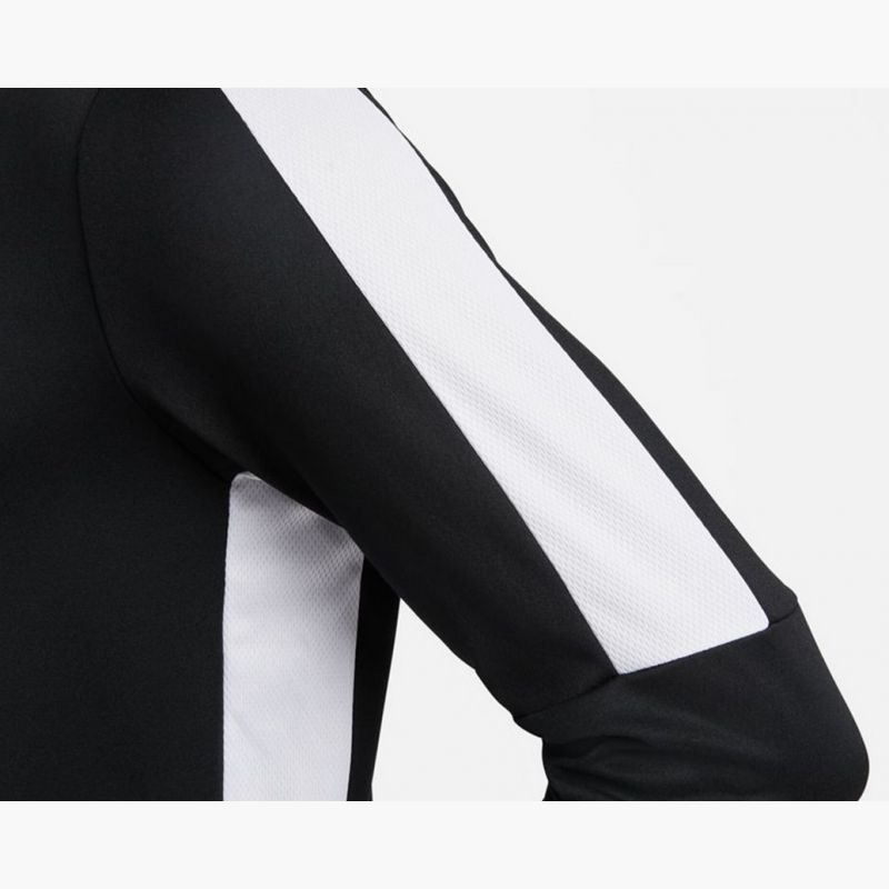 nanito_source_url:https://b2bsportswholesale.net/public/storage/productimages/5b/57/7a/2d/935968/image/xlarge_clean.jpg