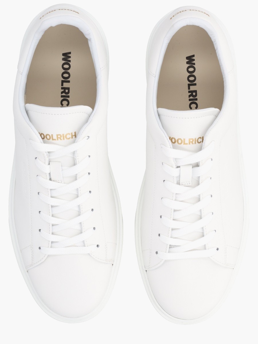 nanito_source_url:https://nokinstyle.com/2422560/sneaker-classic-court.jpg