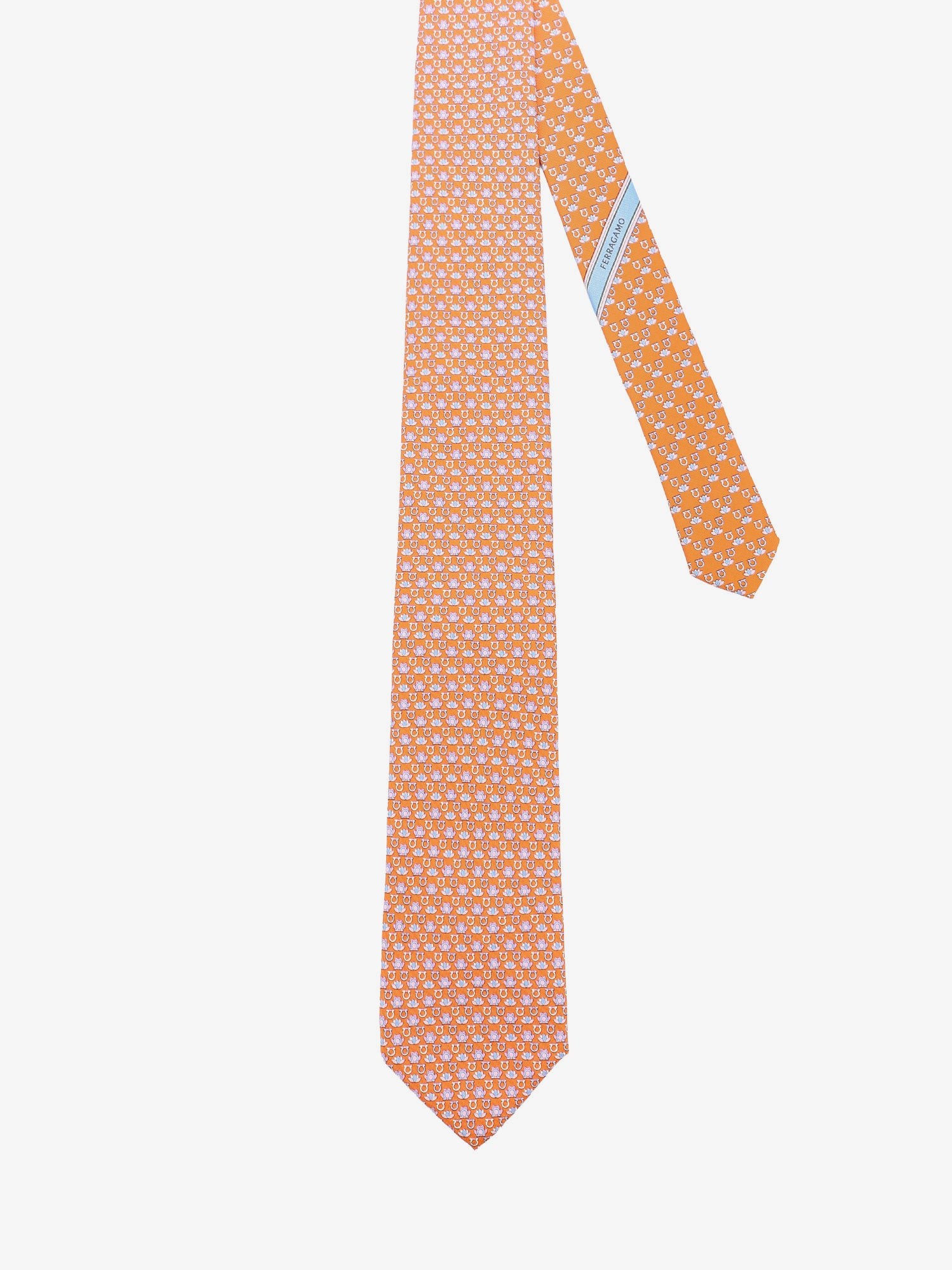 nanito_source_url:https://nokinstyle.com/2441500/silk-tie.jpg